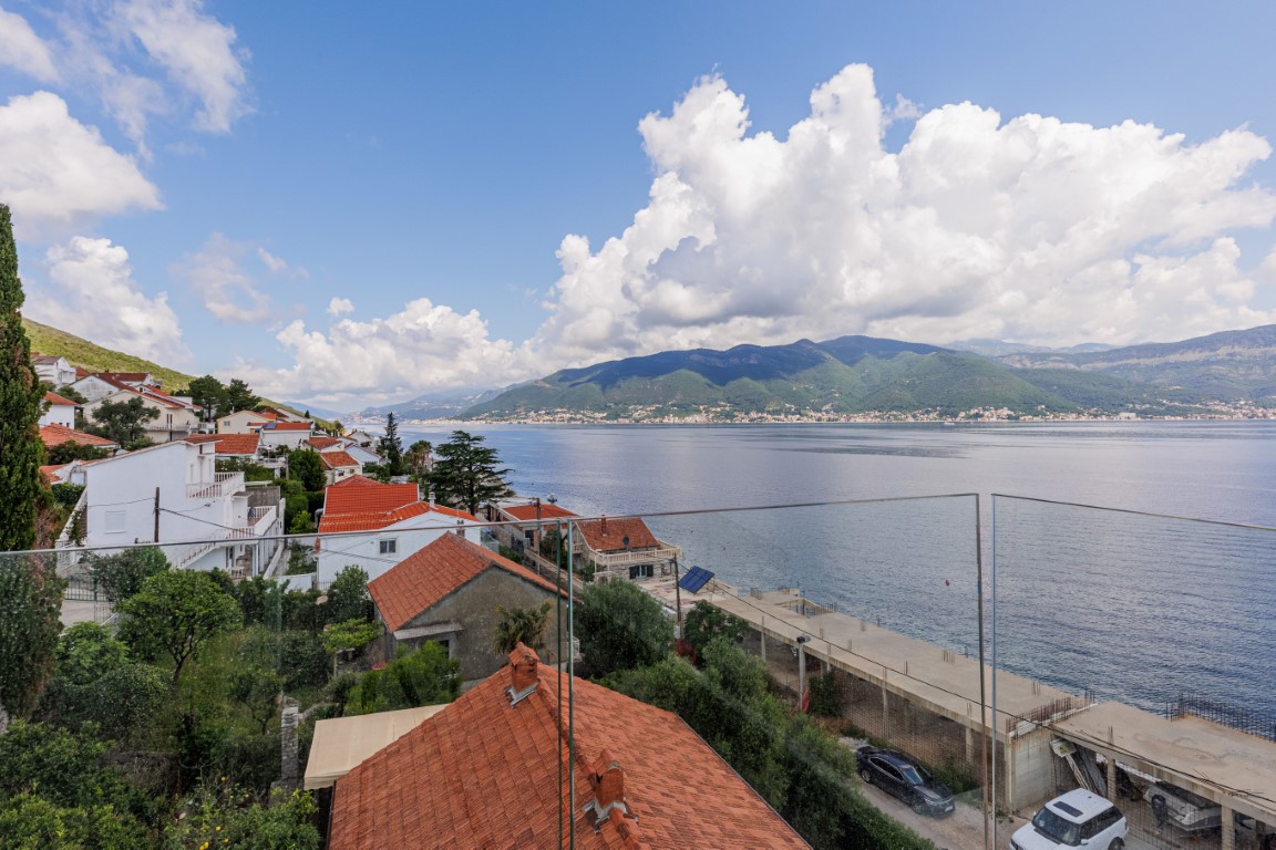Image of Villa - 2 Bedrooms for Sale in Tivat-Krasici-Montenegro, Image 5